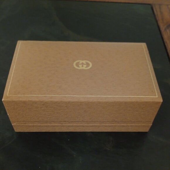 Gucci Vintage Bangle Watch w/ 12 Interchangeable Bezels - Picture 2 of 12